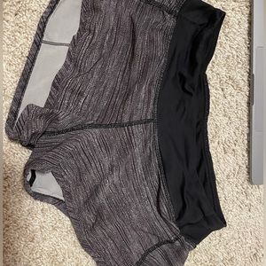 Dotted lululemon shorts size 4